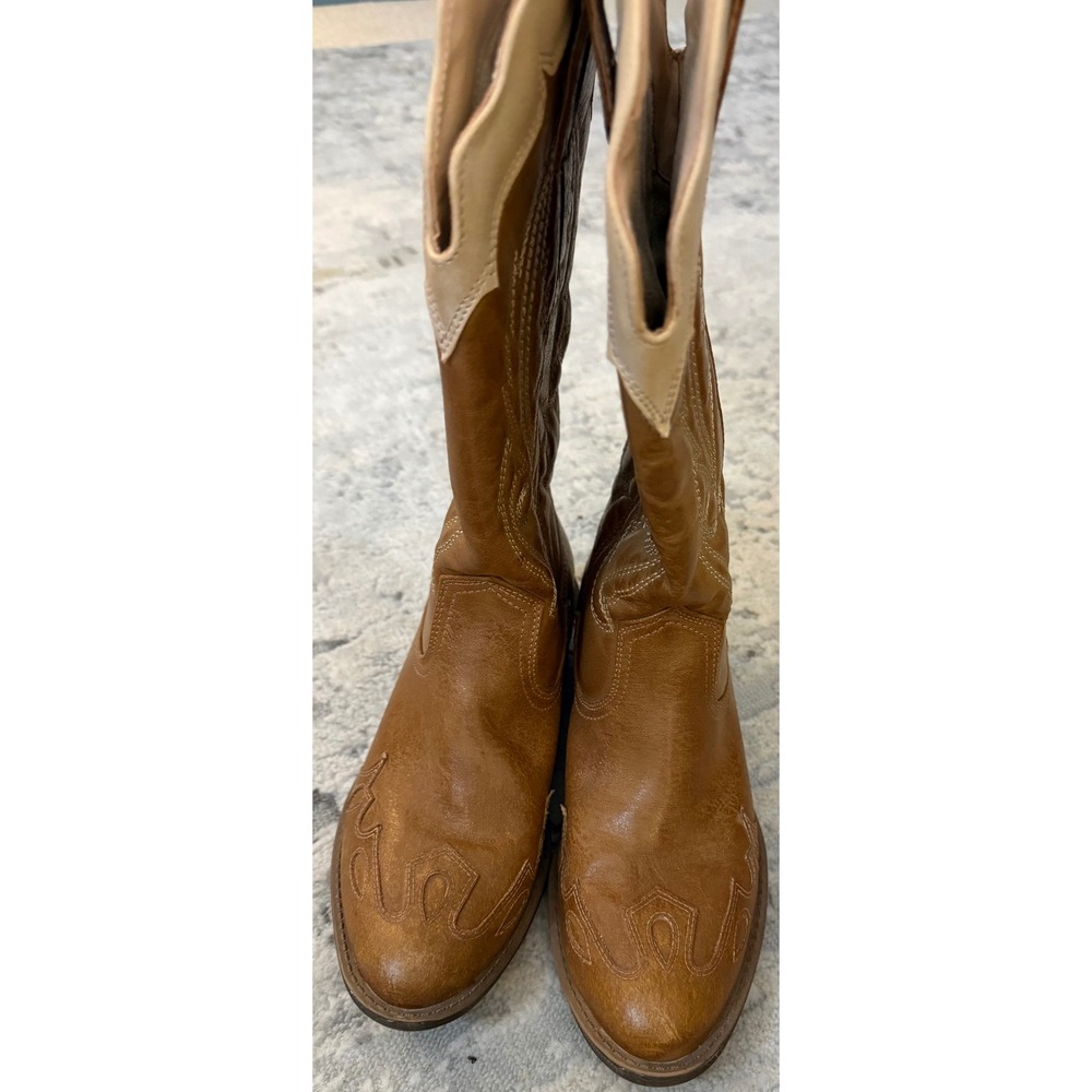Cisco Tan Western Cowboy Boots Women 6M Tall Pointed Toe Embroidered Pull On - Picture 2 of 7